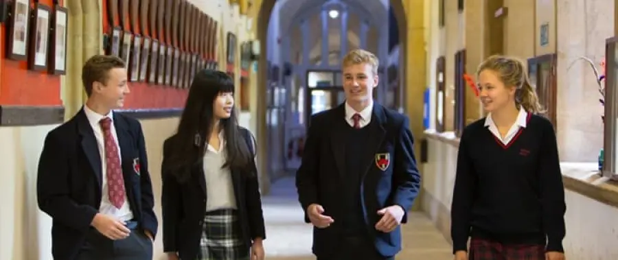 Anno scolastico all'estero scopriamo come funziona con Antonella Crisafulli