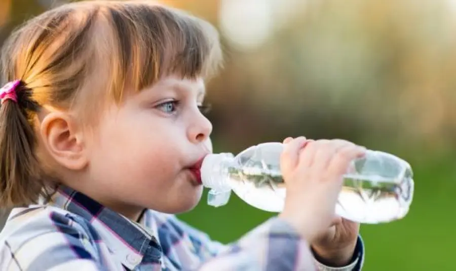 Disidratazione nei bambini: riconoscerla e prevenirla