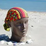 Come indossare una bandana al mare