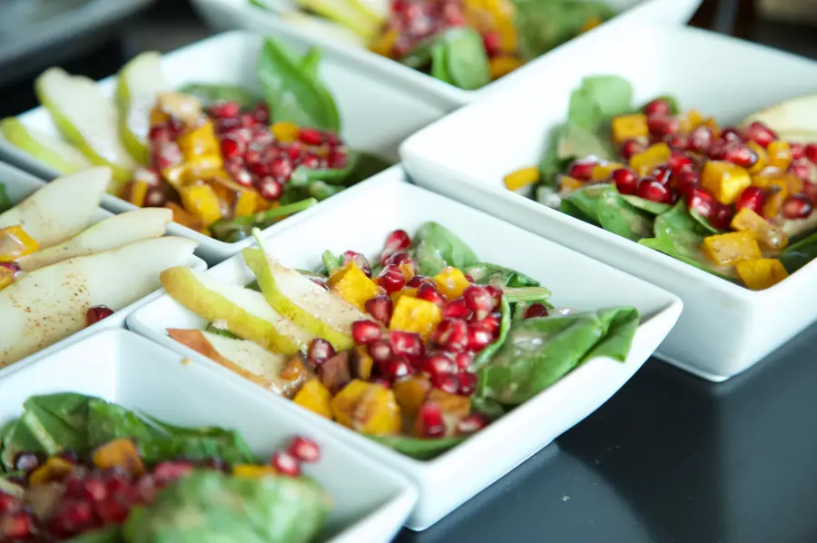 Come fare un'insalata completa e nutriente