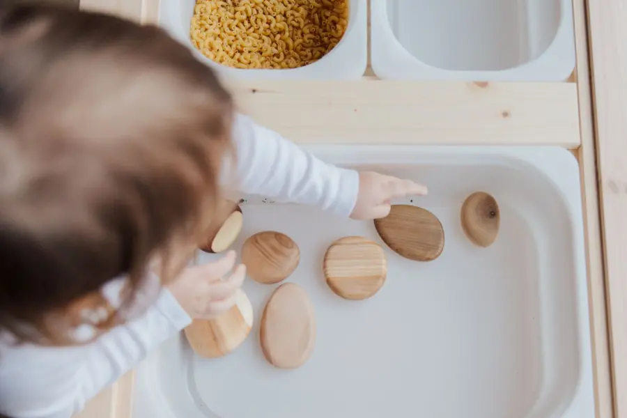 Giochi sensoriali fai da te per bambini 0-3 anni