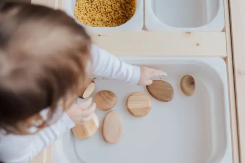 Giochi sensoriali fai da te per bambini 0-3 anni