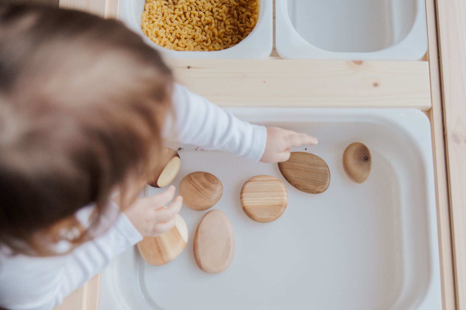 Giochi sensoriali fai da te per bambini 0-3 anni