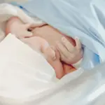 Coliche neonato: tecniche naturali per calmare il pianto